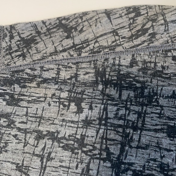 Calvin Klein Performance QuickDry Blk Marbled Top - Picture 4 of 9